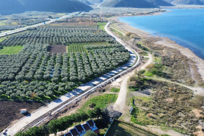 İznik'te büyük dönüşüm: Sahil yolunda çevre düzenleme çalışmaları hız kazandı!