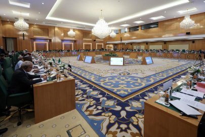 İİT'den katil İsrail'in Gazze'de yerinden edilen sivillerin sığındığı okulu hedef almasına tepki