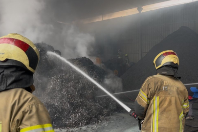 Bursa'da metal geri dönüşüm fabrikasında yangın paniği