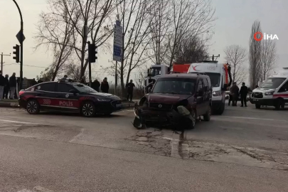 Bursa'da feci kaza: 3'ü çocuk 7 yaralı