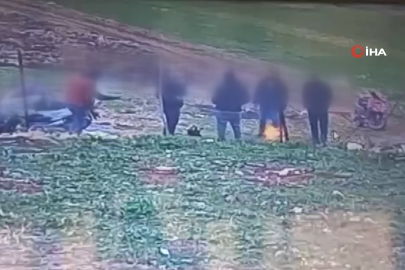 İlginç görüntü: 6 arkadaş tek tek yere yığılıp süründü!