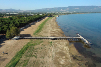 İznik Gölü'ndeki su çekilmesi endişeye neden oluyor!