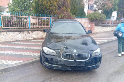 Bursa'da otomobil hafif ticari araca çarptı: 2 yaralı