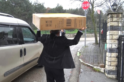 Bursa'da karlı havada yürekleri ısıtan yardım