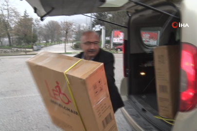 Bursa'da karlı havada yürekleri ısıtan yardım