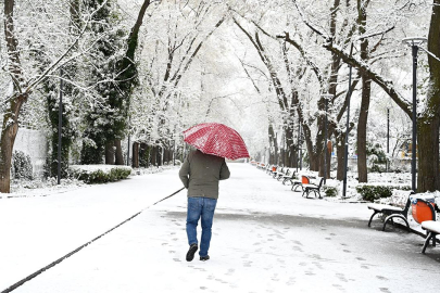 Meteoroloji'den kuvvetli yağış, kar ve fırtına uyarısı