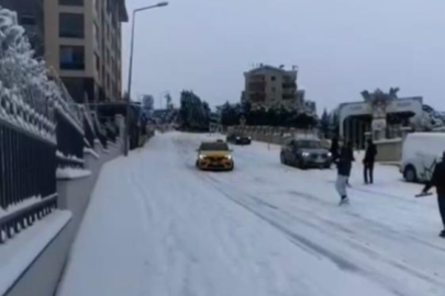 Bursa'da buzlu yolda kaza böyle geldi!