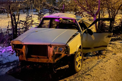 Bursa'da tarlaya uçan otomobil hurdaya döndü