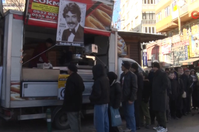 Ferdi Tayfur’a benzerliğiyle dikkat çekti... Bursa’da usta sanatçı unutulmadı