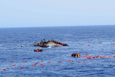 Gambiya açıklarında onlarca kişi denizde kayboldu