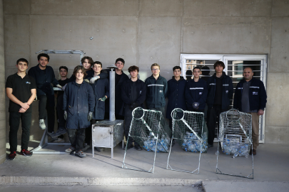 Bursa'da meslek liseliler atıl malzemeleri geri dönüşüme kazandırıyor