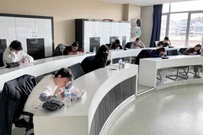 Öğrenci ve velileri sınav heyecanı sardı