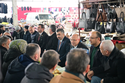 Başkan Yılmaz pazar esnafı ile buluştu