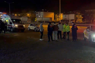 Bursa'da otomobiller çarpıştı: 1’i çocuk 3 yaralı