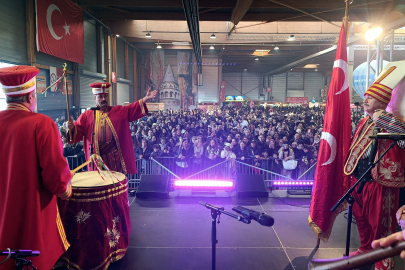 Bursa Mehter takımı Paris'te sahne aldı