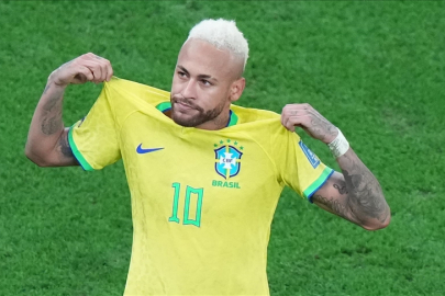 Neymar, Santos ile sözleşmesini 2026 sonuna kadar uzattı
