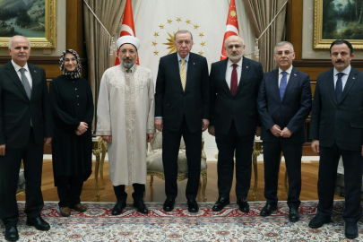 Cumhurbaşkanı Erdoğan, Diyanet İşleri Başkanı Arpaguş ve beraberindeki heyeti kabul etti