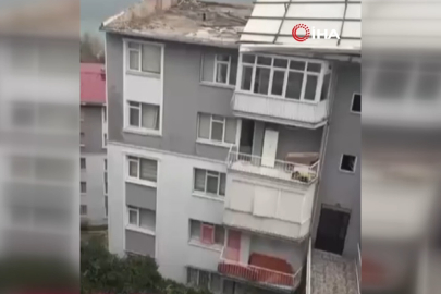 Gemlik'te şiddetli lodos sebebiyle çatılar bir bir uçtu