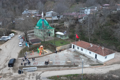 İnegöl Belediyesi’nden İclaliye Mahallesi’nde meydan düzenlemesi