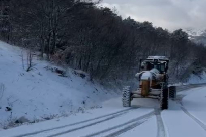 Bursa'da karla mücadele: 16 mahallenin yolu ulaşıma açıldı