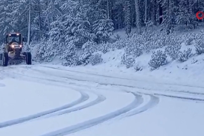 Bursa'da karla mücadele: 16 mahallenin yolu ulaşıma açıldı