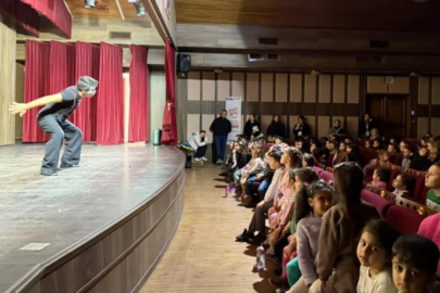 Bursa İnegöl'de tiyatro festivali coşkusu sürüyor