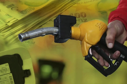 Akaryakıta bir zam bir de indirim: Yeni fiyatlar tabelaya yansıdı