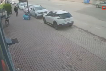 Bursa’da lodos alarmı: Düşen tabeladan son anda böyle kaçtı