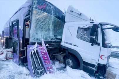 Katliama gibi kaza: 9 kişi yaralandı