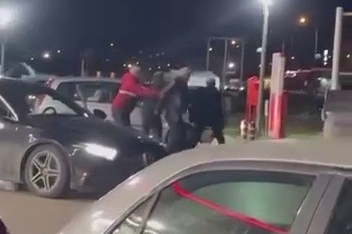 Bursa'da akaryakıt istasyonunu boks ringine çevirdiler