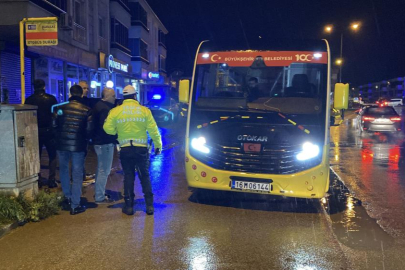 Bursa'da halk minibüsü anne ve kızına çarptı: 2 yaralı