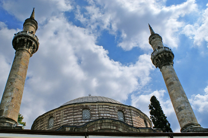 Bursa'da yaralı kadın camiye sığındı!