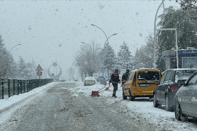Meteorolojiden Orta ve Doğu Karadeniz için kuvvetli kar yağışı uyarısı