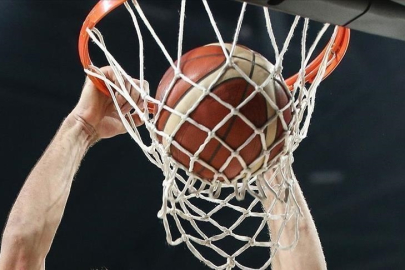 NBA'de Adem Bonalı Philadelphia 76ers, Toronto Raptors'a yenildi