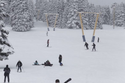 Uludağ'da kar kalınlığı 76 santimetreye ulaştı