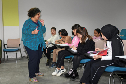 Bursa'da küçük yazarlar kalemlerini ustalığa taşıyor