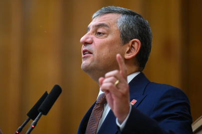 CHP lideri Özel'den tüm partilere çağrı: Emekliyi de Meclis’in itibarını da kurtaralım