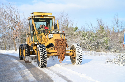 Gemlik Belediyesi’nden yüksek kesimlerde karla mücadele