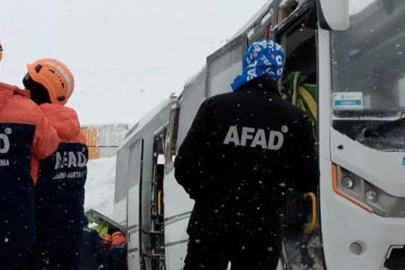 Kayseri'de cenaze taşıyan minibüs devrildi: 22 yaralı