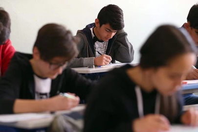 MEB 81 ile yazı gönderdi! Ortaokul ve liselerde yeni dönem başlıyor