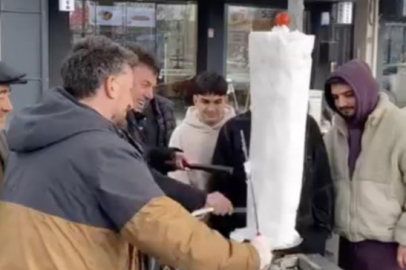 Bursa'da döner ustasından "kardan döner" ikramı