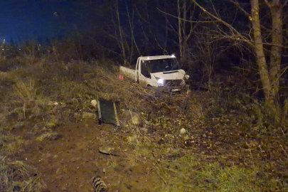 Bursa'da akılalmaz kaza: Demir bariyerler araçların üzerine düştü