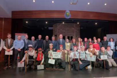 İnegöl'de genç meddahlar sahne aldı