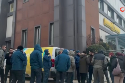 PTT'nin Bursa'daki taşeron kargocuları iş bıraktı!