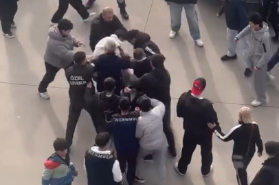 Bursa'da gençler birbirine girdi