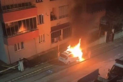 Bursa'da otomobiller alev topuna döndü