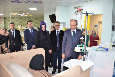 Bursa Kanserle Savaş Derneği'nden hastalara ziyaret