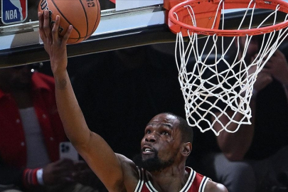 Kevin Durant, NBA'de en fazla sayı atan 6. oyuncu oldu