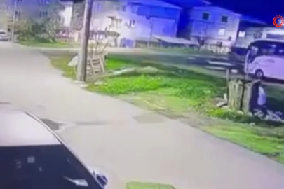 Park halindeki otomobile çarpıp kaçtı