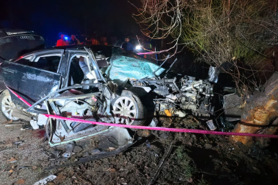 Bursa'da feci kaza: 2 ölü, 2 yaralı